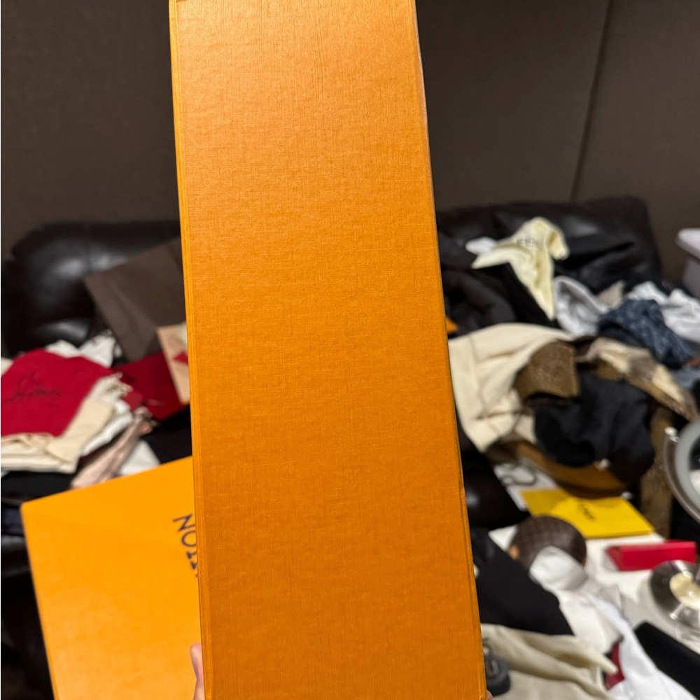 Louis Vuitton Gift Box - Picture 6 of 13